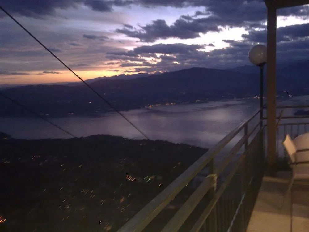 Funivie Del Lago Maggiore Laveno 3*,